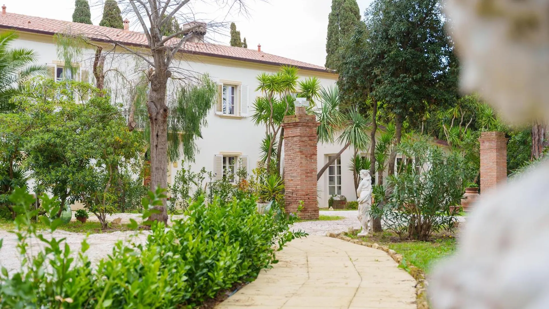 Relais Villa Rizzi Cecina  0*, Cecina (Livorno)